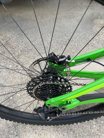 Used Specialized Enduro Comp 29/6Fattie 2017 2017 Mountainbike, Green, 29 — image 4 of 8