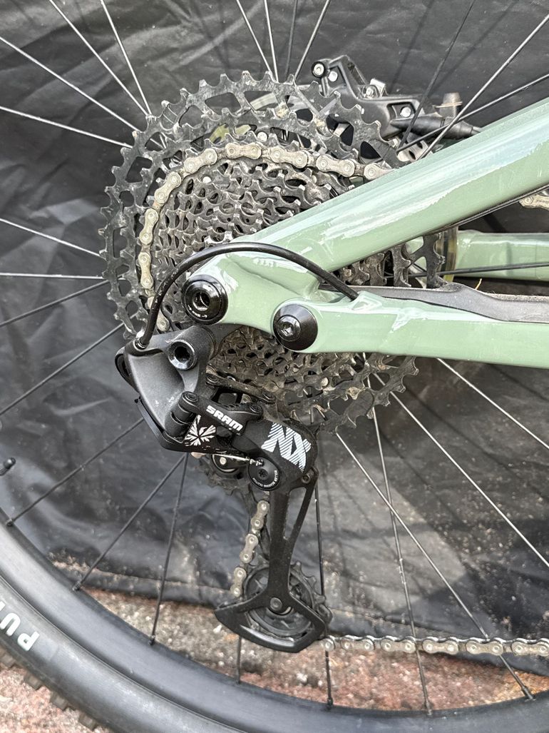 Used Specialized Stumpjumper Comp Alloy 2021 2021 Mountainbike, Green, 29 — image 3 of 8