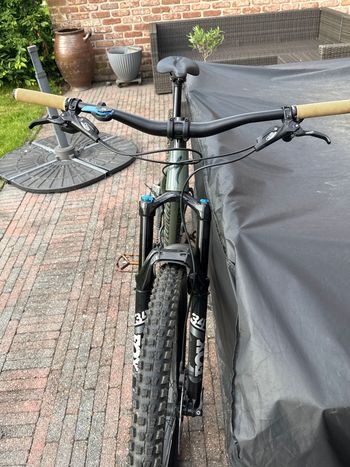 Used Specialized Stumpjumper Comp Alloy 2021 2021 Mountainbike, Green, 29 — image 5 of 8