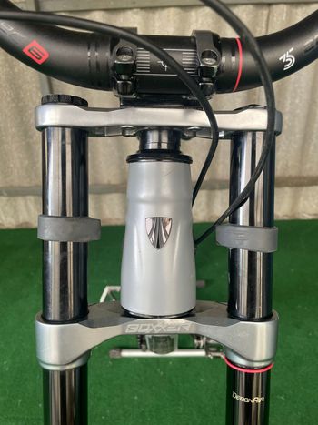 Used Trek Session 8 27.5 2019 2019 Mountainbike, Light Gray, 27.5 — image 12 of 19