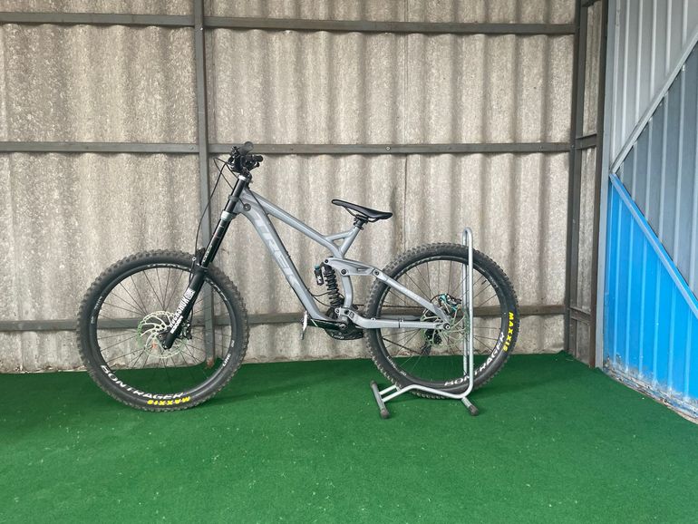 Used Trek Session 8 27.5 2019 2019 Mountainbike, Light Gray, 27.5 — image 3 of 19
