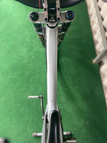 Used Trek Session 8 27.5 2019 2019 Mountainbike, Light Gray, 27.5 — image 7 of 19