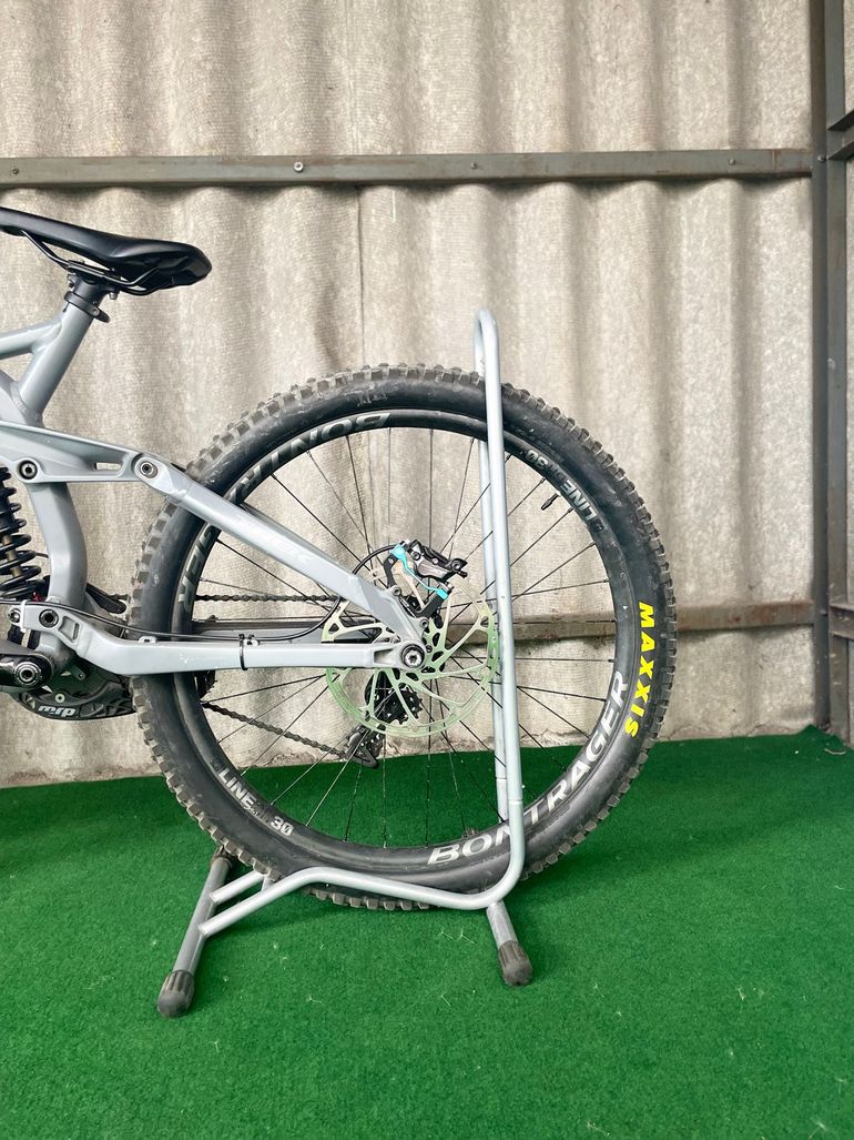 Used Trek Session 8 27.5 2019 2019 Mountainbike, Light Gray, 27.5 — image 6 of 19