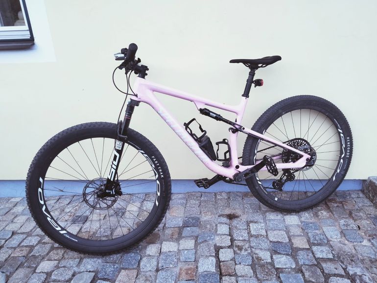 Used Specialized Epic Pro LTD 2023 2023 Mountainbike, Red, 29 — image 3 of 5