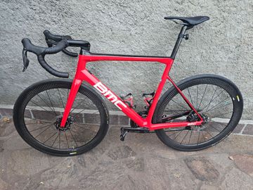 Tweedehands BMC slr 01 Custom Shimano Dura Ace Di2 2018 Road & Gravel — afbeelding 2 van 4