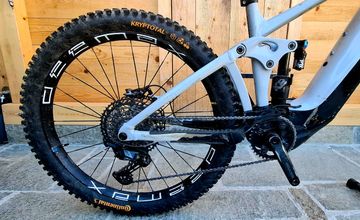 Gebrauchtes Giant Reign E+1 MX 2022 Mountainbike, Hellgrau — Bild 4 von 6