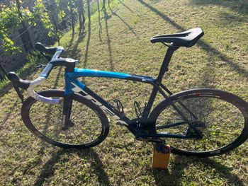 Used Trek Émonda SL 5 Disc 2022 2022 Road & Gravel, Blue — image 2 of 10