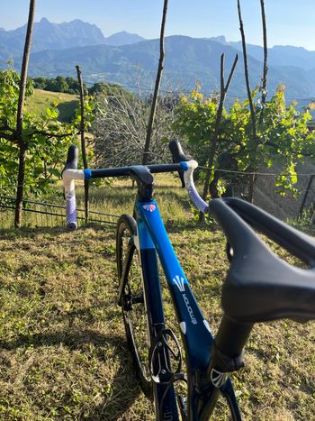 Used Trek Émonda SL 5 Disc 2022 2022 Road & Gravel, Blue — image 5 of 10