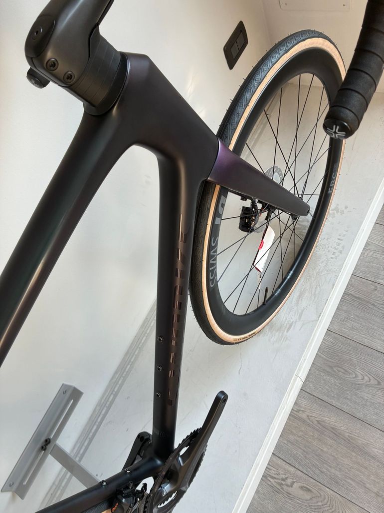 Used Specialized S-Works Tarmac SL8 - Shimano Dura-Ace Di2 2024 2024 Road & Gravel, Blue — image 9 of 9