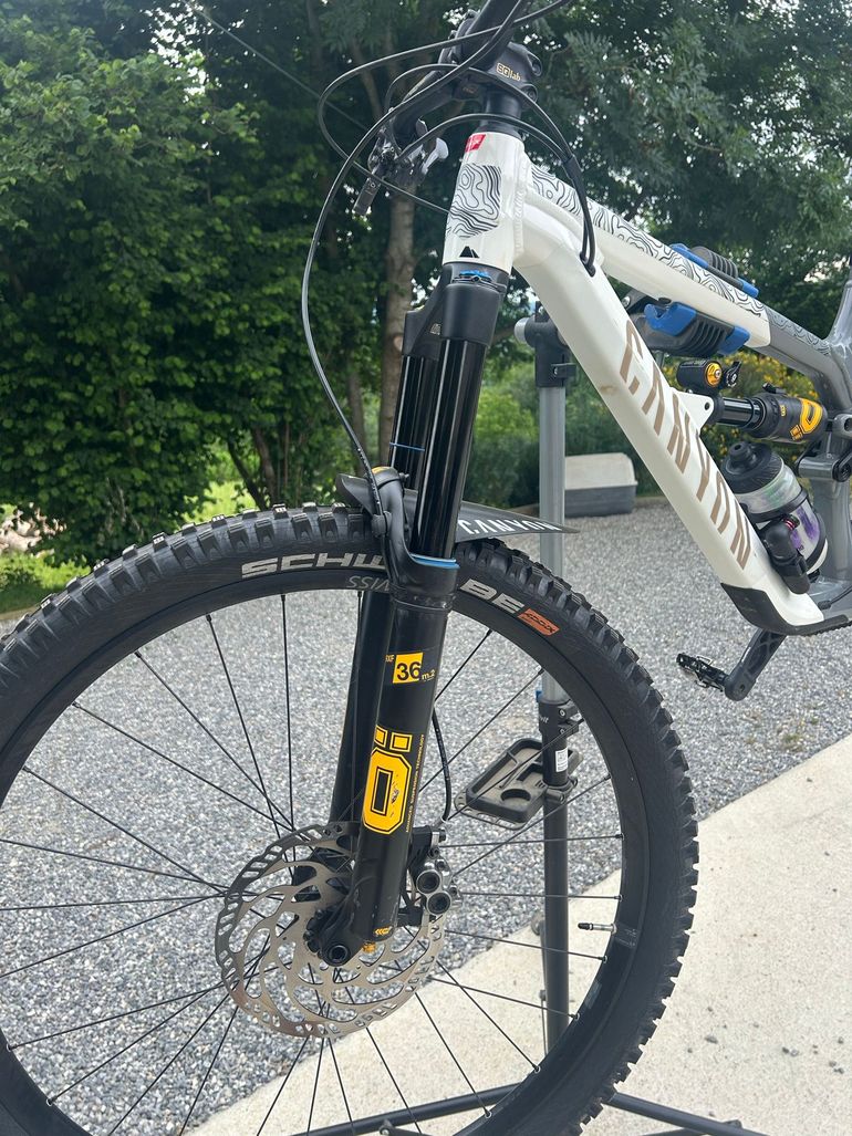Used Canyon Spectral 27 FW 2024 2024 Mountainbike, White, 27.5 — image 6 of 7
