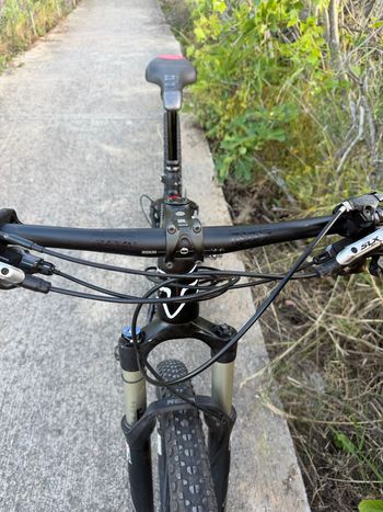 Used Canyon Canyon Custom Shimano SLX 2017 Mountainbike, Black — image 5 of 11