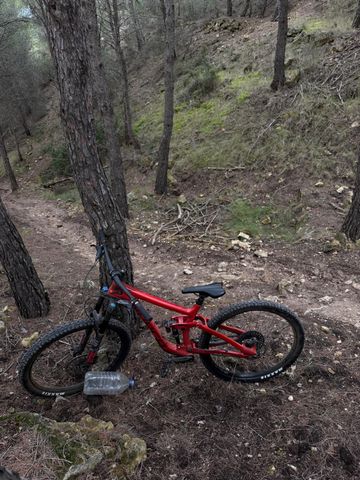 Used Norco Range C2 27.5 2019 2019 Mountainbike, Red, 27.5 — image 4 of 8