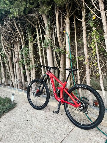 Used Norco Range C2 27.5 2019 2019 Mountainbike, Red, 27.5 — image 7 of 8