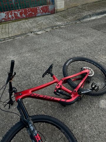 Used Norco Range C2 27.5 2019 2019 Mountainbike, Red, 27.5 — image 3 of 8