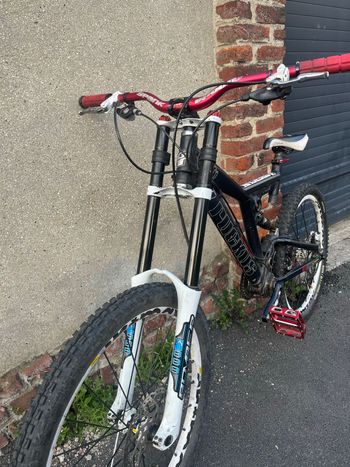 Used GT GT Custom SRAM X9 2010 Mountainbike, Black — image 3 of 9