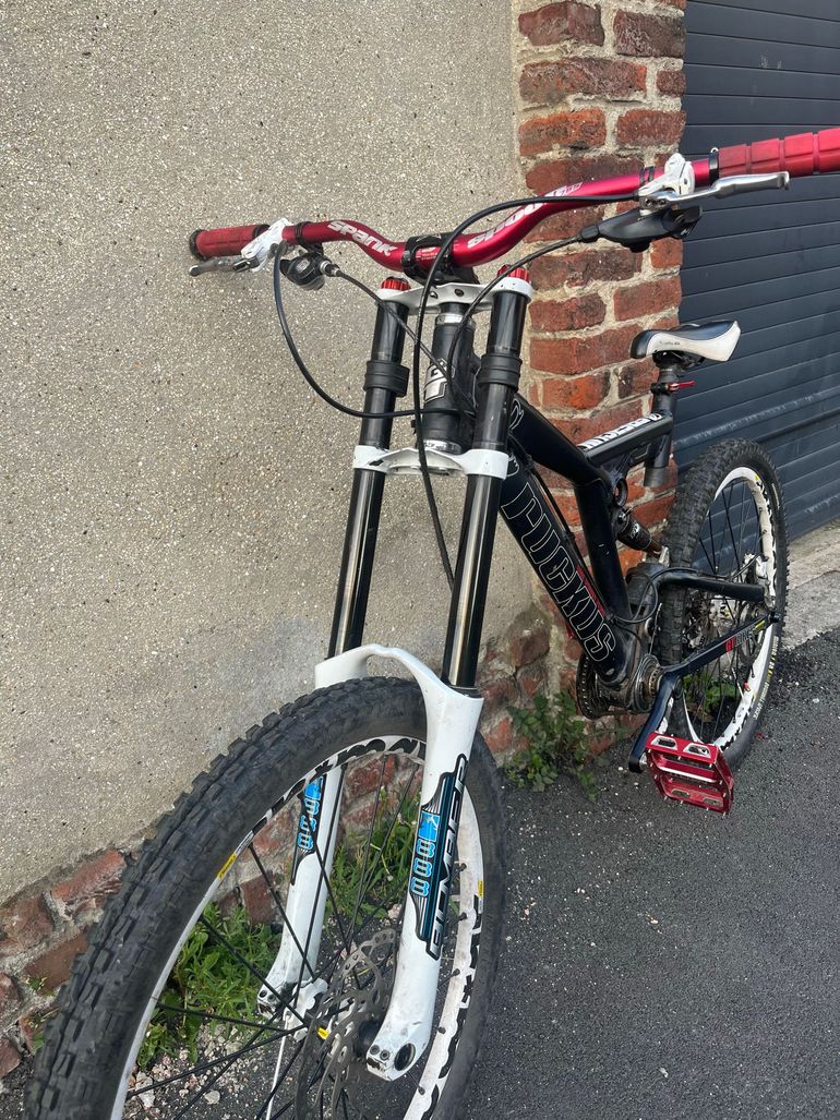 Used GT GT Custom SRAM X9 2010 Mountainbike, Black — image 3 of 9