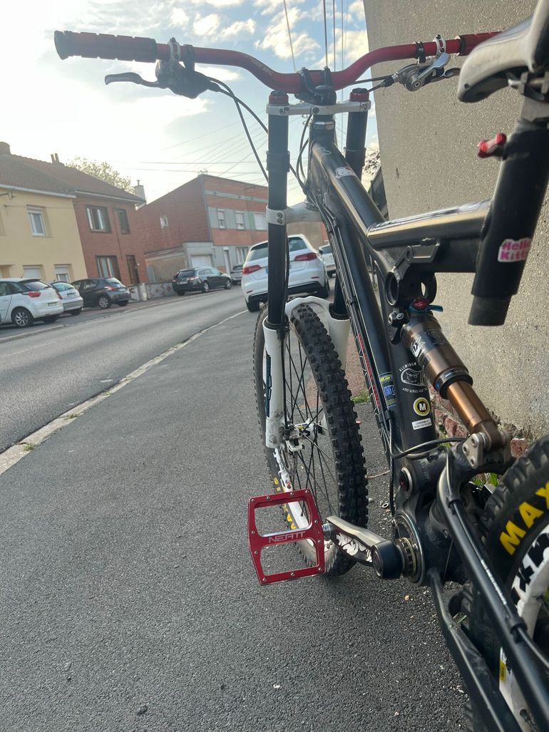 Used GT GT Custom SRAM X9 2010 Mountainbike, Black — image 6 of 9