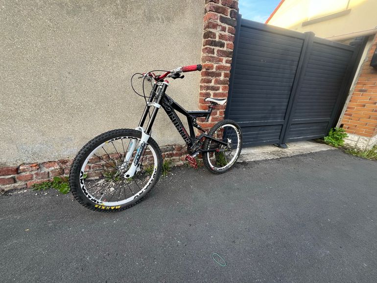 Used GT GT Custom SRAM X9 2010 Mountainbike, Black — image 5 of 9