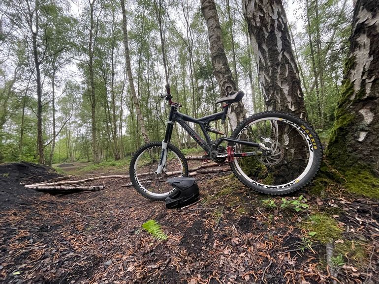 Used GT GT Custom SRAM X9 2010 Mountainbike, Black — image 8 of 9