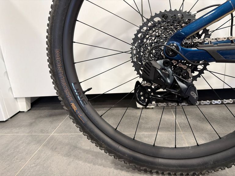 Used Trek Fuel EXe 9.8 GX AXS 2023 2023 Mountainbike, Blue, 29 — image 4 of 13