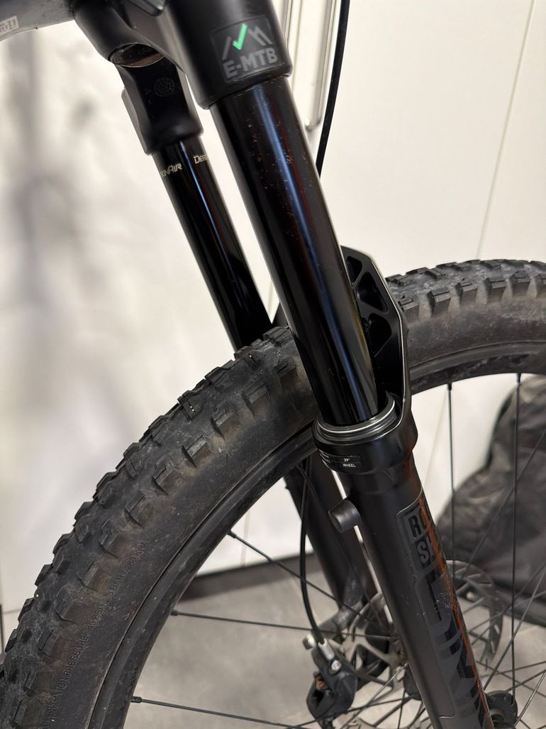 Used Trek Fuel EXe 9.8 GX AXS 2023 2023 Mountainbike, Blue, 29 — image 8 of 13