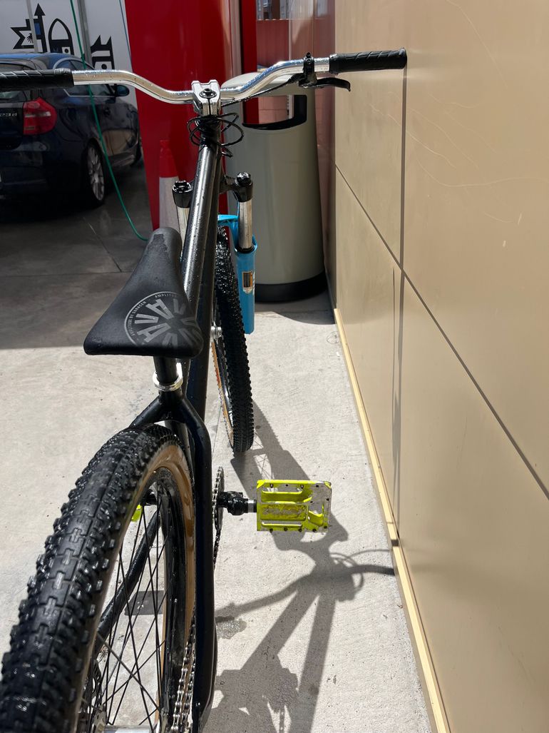 Used Saracen CR 2 AÑO 2018 2018 Mountainbike, Black — image 8 of 9