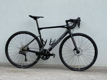 Used BMC Roadmachine FIVE 2023 2023 Road & Gravel, Schwarz — image 12 of 12