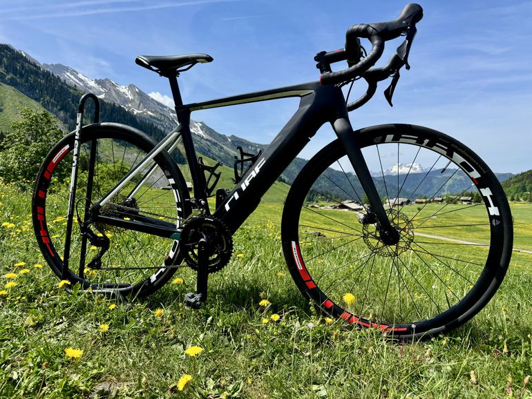 Used CUBE AGREE HYBRID C:62 RACE 2021 2021 Road & Gravel — image 1 of 8