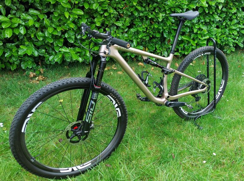 Gebrauchtes Specialized Epic SRAM XX1 Eagle AXS 2023 Mountainbike, Hellgrau, 29 — Bild 2 von 23