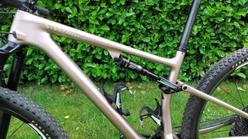 Gebrauchtes Specialized Epic SRAM XX1 Eagle AXS 2023 Mountainbike, Hellgrau, 29 — Bild 11 von 23