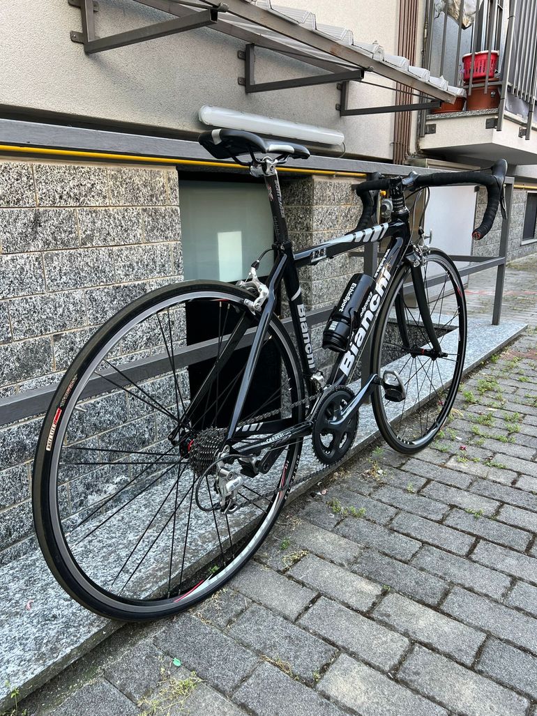 Used Bianchi 928 Shimano Ultegra 2017 Road & Gravel, Black — image 4 of 13