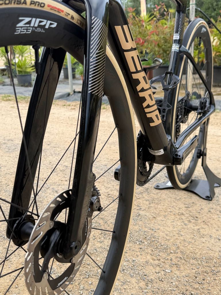 Used Berria BELADOR BR DURA-ACE Di2 2026 2026 Road & Gravel, Black — image 8 of 9