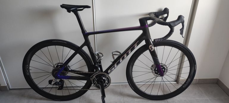 Used Scott Addict Rc Supersonic 2021 Road & Gravel, Black — image 1 of 9
