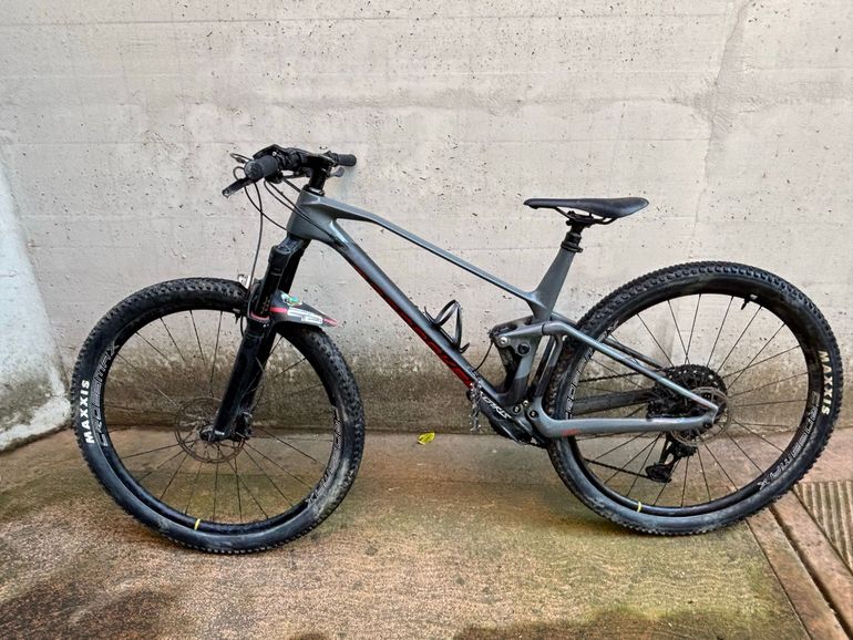 Used Mondraker F-PODIUM CARBON DC 2023 2023 Mountainbike, Light Gray, 29 — image 2 of 5