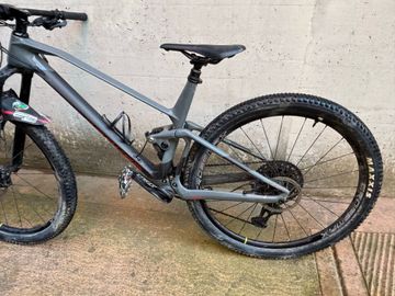 Brugt Mondraker F-PODIUM CARBON DC 2023 2023 Mountainbike — billede 5 af 5