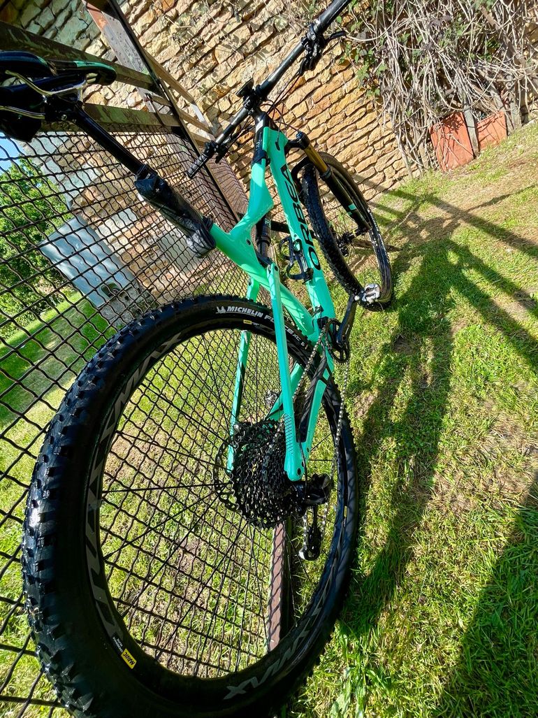 Used Orbea OIZ M10 2020 2020 Mountainbike, Green — image 2 of 4