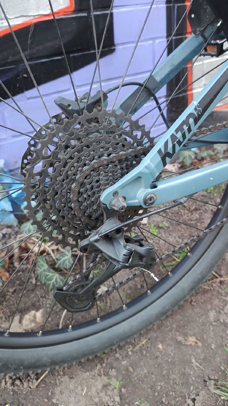 Used Ghost KATO FS Essential 2021 2021 Mountainbike, Light Gray, 27.5 — image 9 of 24
