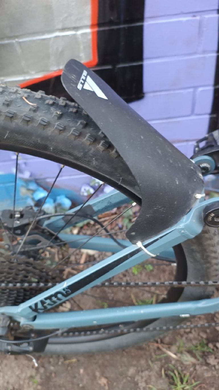 Used Ghost KATO FS Essential 2021 2021 Mountainbike, Light Gray, 27.5 — image 16 of 24