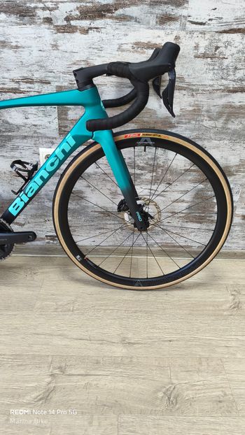 Used Bianchi Specialissima PRO Ultegra Di2 2025 2025 Road & Gravel, Green — image 3 of 38