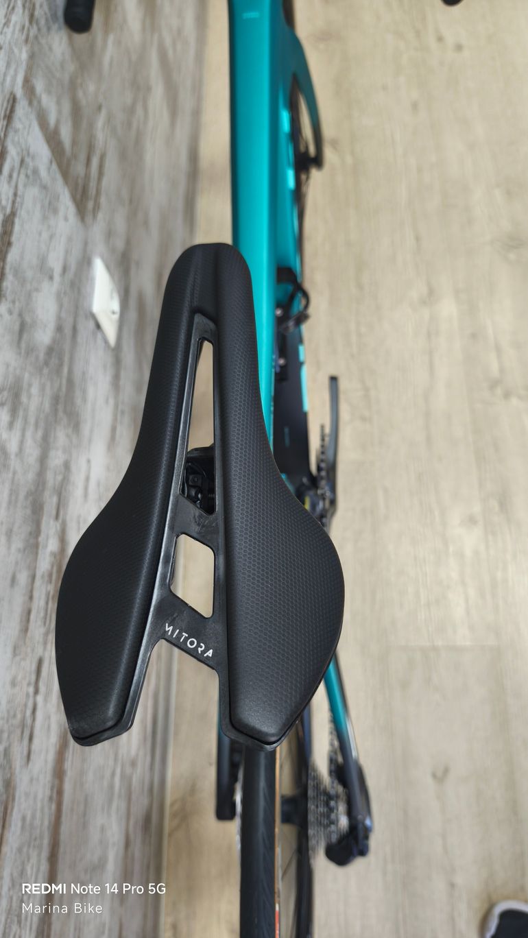 Used Bianchi Specialissima PRO Ultegra Di2 2025 2025 Road & Gravel, Green — image 14 of 38