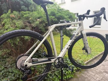 Gebrauchtes Canyon Grizl CF 7 2026 2026 Road & Gravel, Hellgrau — Bild 1 von 4