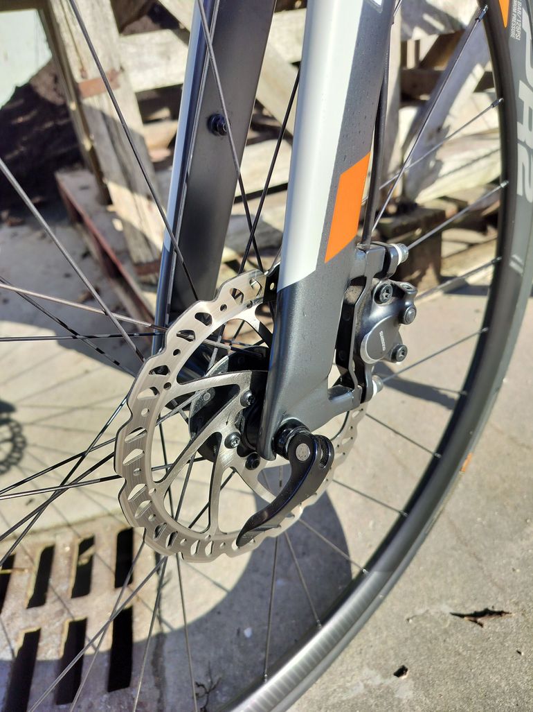 Used Giant FastRoad CoMax 2 2018 Road & Gravel, Light Gray — image 1 of 9