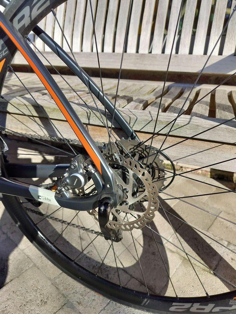Used Giant FastRoad CoMax 2 2018 Road & Gravel, Light Gray — image 7 of 9