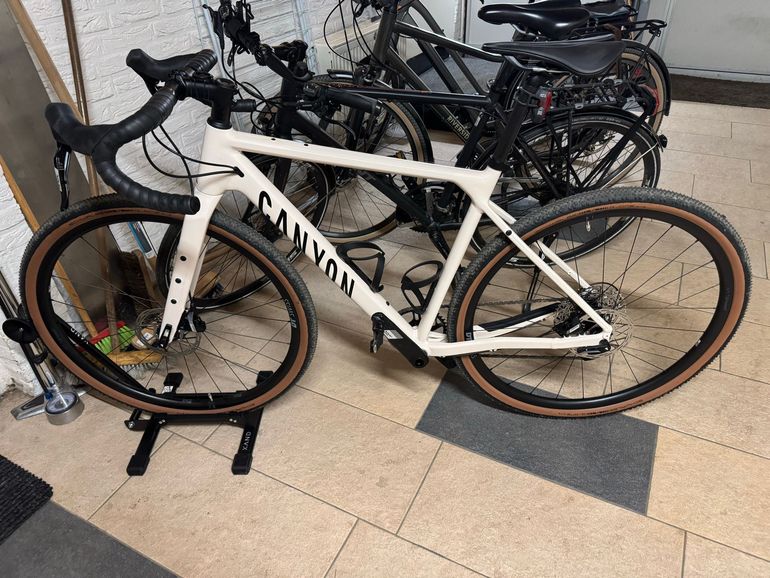 Used Canyon Grizl 6 1BY 2025 2025 Road & Gravel, White — image 2 of 3