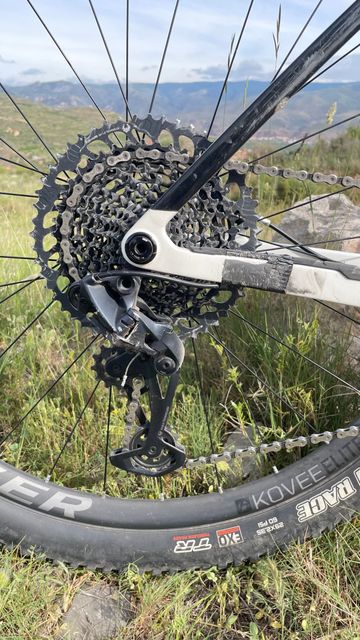 Used Trek Procaliber 9.7 2023 2023 Mountainbike, White, 29, 27.5 — image 6 of 12