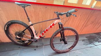 Used Trek Procaliber 9.7 2023 2023 Mountainbike, White, 29, 27.5 — image 6 of 9