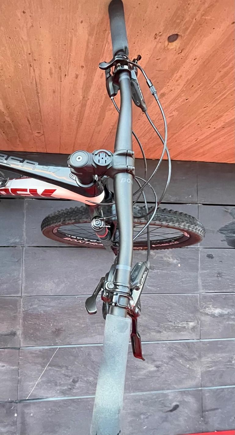 Used Trek Procaliber 9.7 2023 2023 Mountainbike, White, 29, 27.5 — image 9 of 9