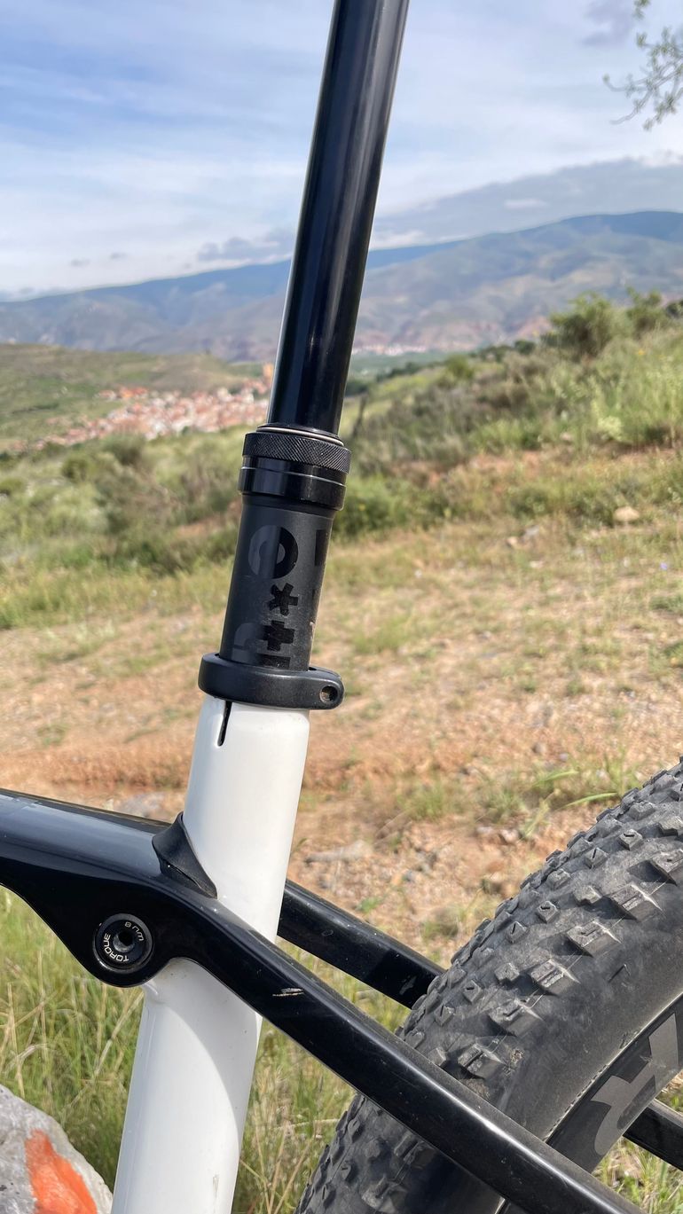 Used Trek Procaliber 9.7 2023 2023 Mountainbike, Bianco — image 5 of 12