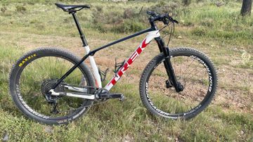 Used Trek Procaliber 9.7 2023 2023 Mountainbike, White, 29, 27.5 — image 1 of 12