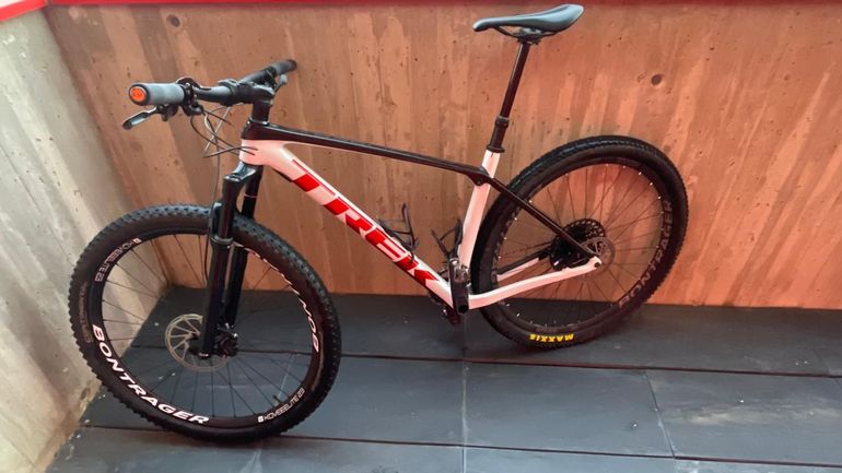 Used Trek Procaliber 9.7 2023 2023 Mountainbike, White, 29, 27.5 — image 7 of 9
